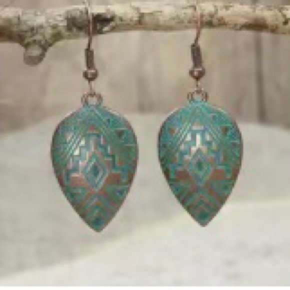 Retro bronze smeared ethic style earrings with turquoise embellishment - Picture 1 of 4